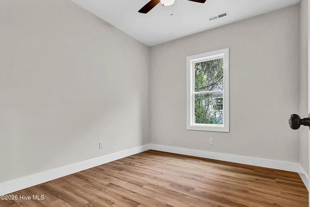 1025 S 41st Street, Wilmington, NC 28403