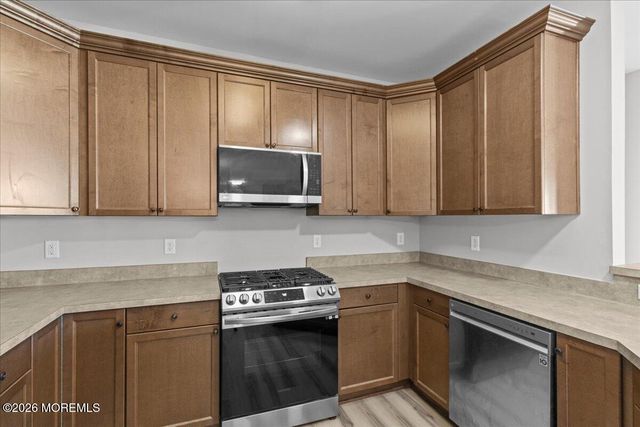 136 Mill Pond Way, Eatontown, NJ 07724