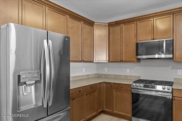 136 Mill Pond Way, Eatontown, NJ 07724