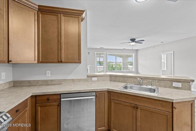 136 Mill Pond Way, Eatontown, NJ 07724