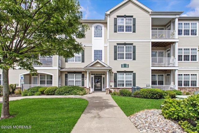 136 Mill Pond Way, Eatontown, NJ 07724