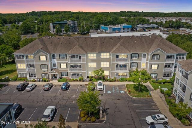 136 Mill Pond Way, Eatontown, NJ 07724