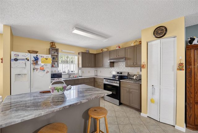 9661 SW 95TH COURT B, Ocala, FL 34481
