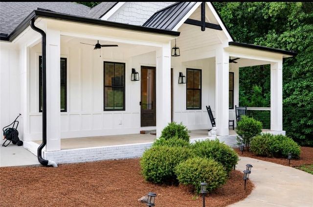 6052 Oak Hill Drive, Flowery Branch, GA 30542
