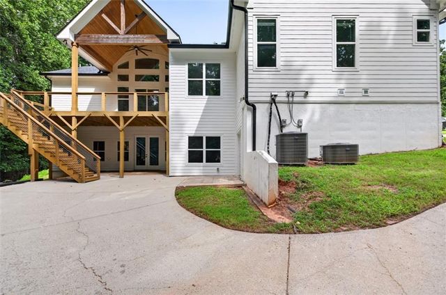 6052 Oak Hill Drive, Flowery Branch, GA 30542