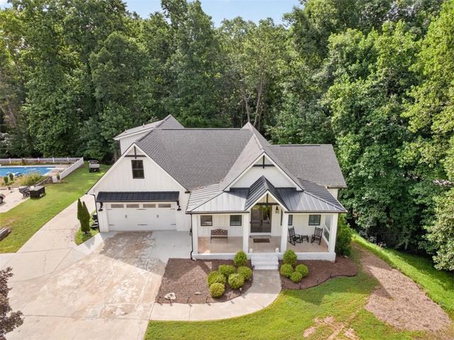 6052 Oak Hill Drive, Flowery Branch, GA 30542