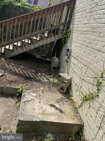 4517 DIX ST NE, Washington, DC 20019