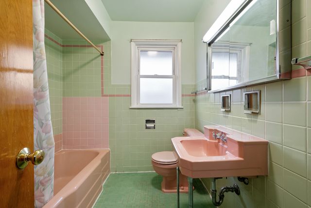 5840 N Kimball Avenue, Chicago, IL 60659