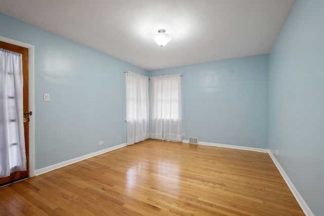 5840 N Kimball Avenue, Chicago, IL 60659