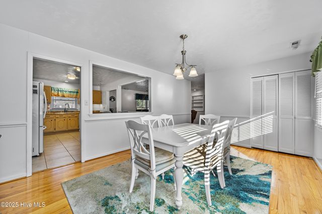 603 Oakwood Avenue, Jacksonville, NC 28546