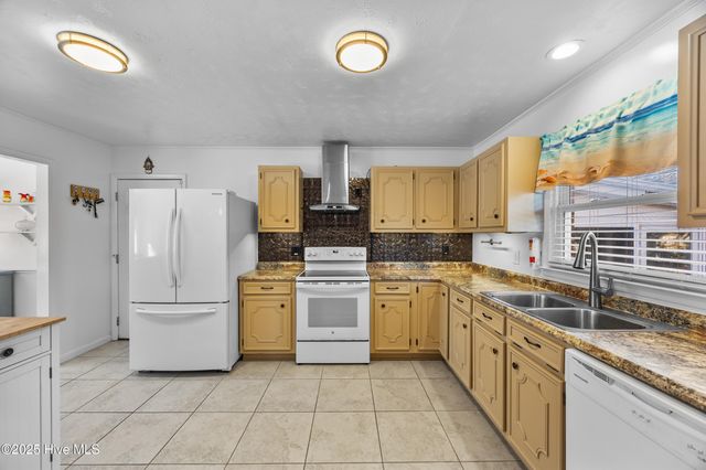 603 Oakwood Avenue, Jacksonville, NC 28546