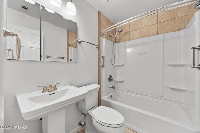 603 Oakwood Avenue, Jacksonville, NC 28546