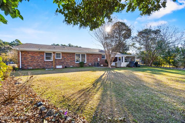 603 Oakwood Avenue, Jacksonville, NC 28546