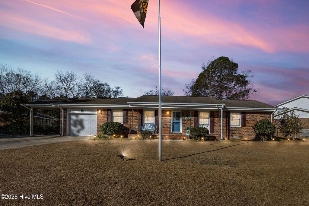 603 Oakwood Avenue, Jacksonville, NC 28546