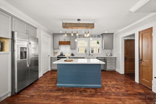 29 Pine Circle, Weymouth, MA 02190