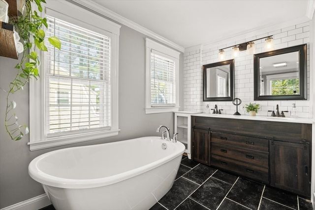 29 Pine Circle, Weymouth, MA 02190