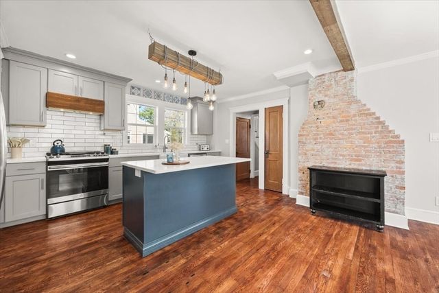 29 Pine Circle, Weymouth, MA 02190