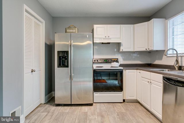 2576 FOX RIDGE CT, Woodbridge, VA 22192