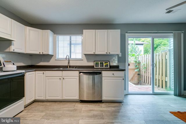 2576 FOX RIDGE CT, Woodbridge, VA 22192