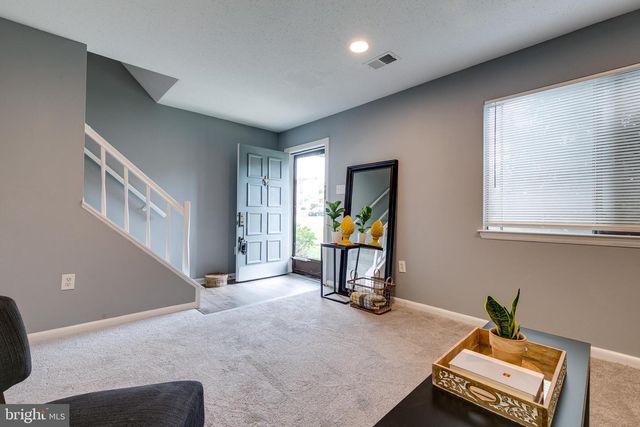 2576 FOX RIDGE CT, Woodbridge, VA 22192
