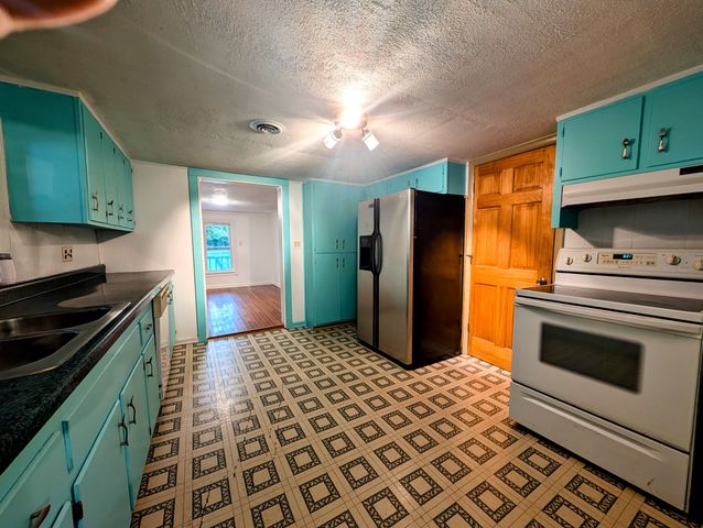 637 N Robinson Rd, Centerville, TN 37033