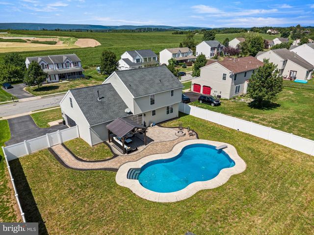 108 DOGWOOD DR, Bernville, PA 19506