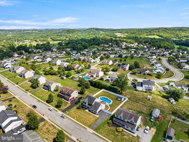 108 DOGWOOD DR, Bernville, PA 19506