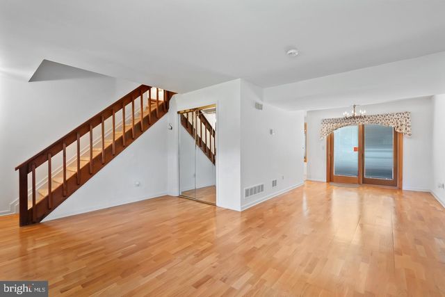 6 WHITEMARSH CT, Dover, DE 19904