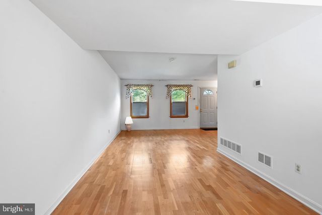 6 WHITEMARSH CT, Dover, DE 19904