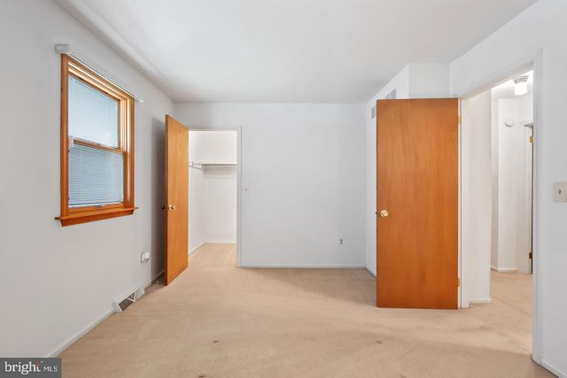 6 WHITEMARSH CT, Dover, DE 19904