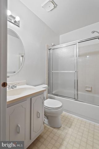 6 WHITEMARSH CT, Dover, DE 19904