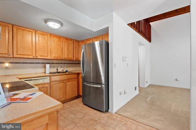 6 WHITEMARSH CT, Dover, DE 19904