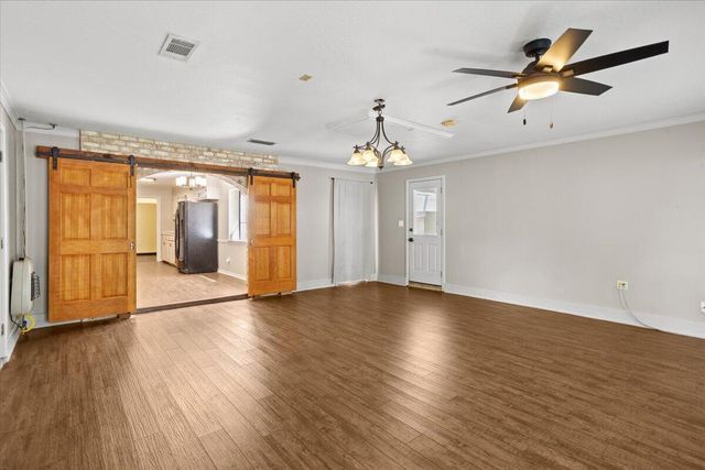 99 Poplar Dr., Hattiesburg, MS 39402
