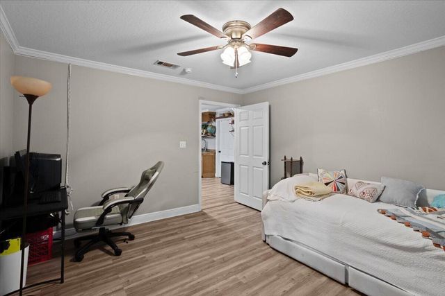 99 Poplar Dr., Hattiesburg, MS 39402