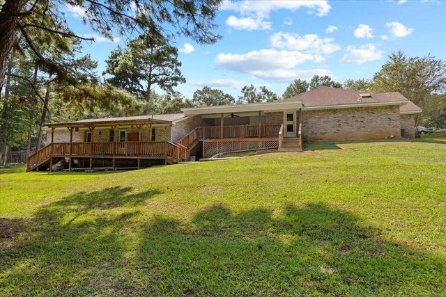 99 Poplar Dr., Hattiesburg, MS 39402