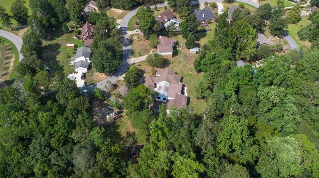 99 Poplar Dr., Hattiesburg, MS 39402