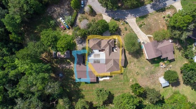 99 Poplar Dr., Hattiesburg, MS 39402