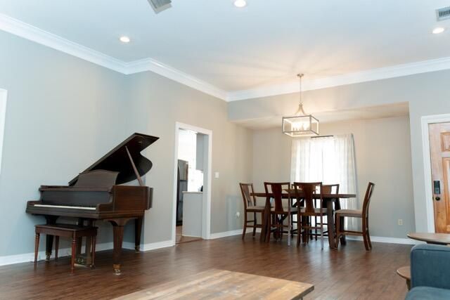 99 Poplar Dr., Hattiesburg, MS 39402