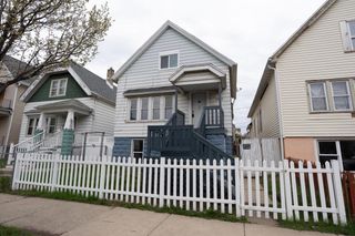 2462 S 9th STREET, Milwaukee, WI 53215