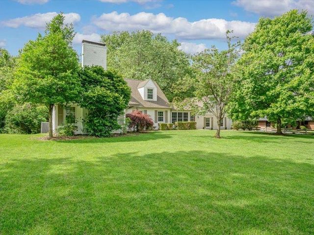 211 Country Club Lane, Belleville, IL 62223