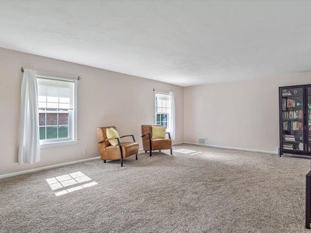 211 Country Club Lane, Belleville, IL 62223