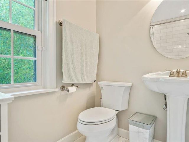 211 Country Club Lane, Belleville, IL 62223