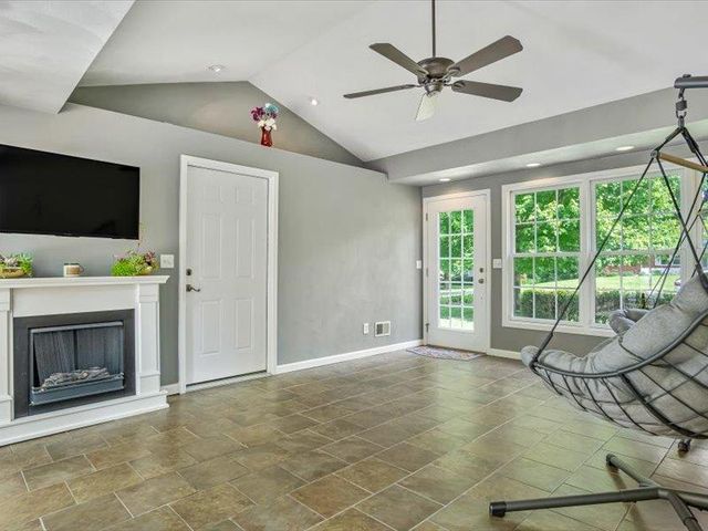 211 Country Club Lane, Belleville, IL 62223