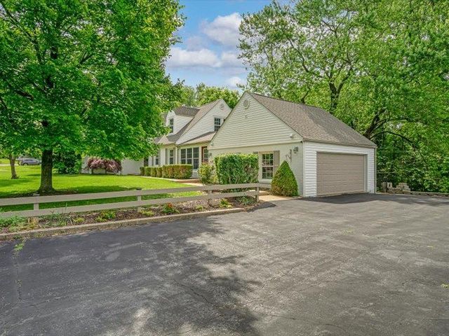211 Country Club Lane, Belleville, IL 62223