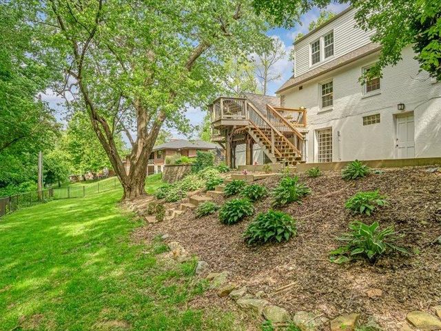 211 Country Club Lane, Belleville, IL 62223