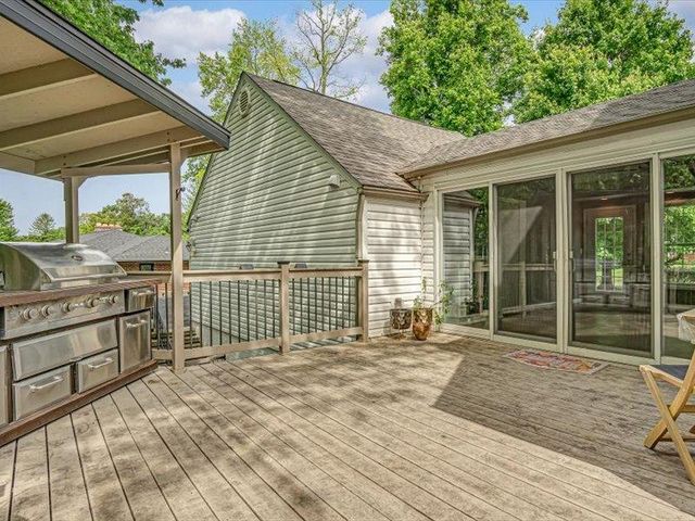 211 Country Club Lane, Belleville, IL 62223