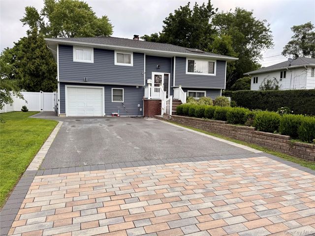 199 W Orange Street, Brentwood, NY 11717