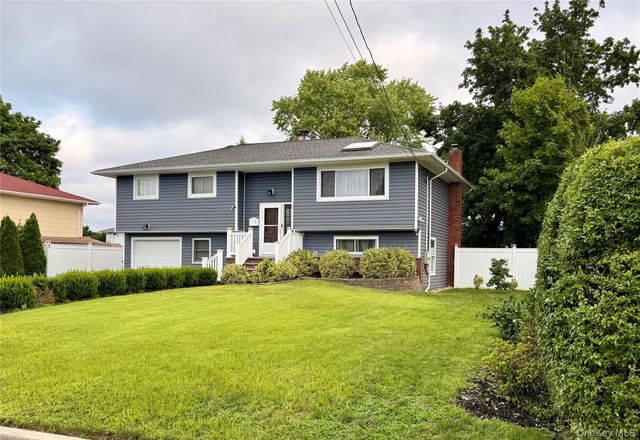 199 W Orange Street, Brentwood, NY 11717