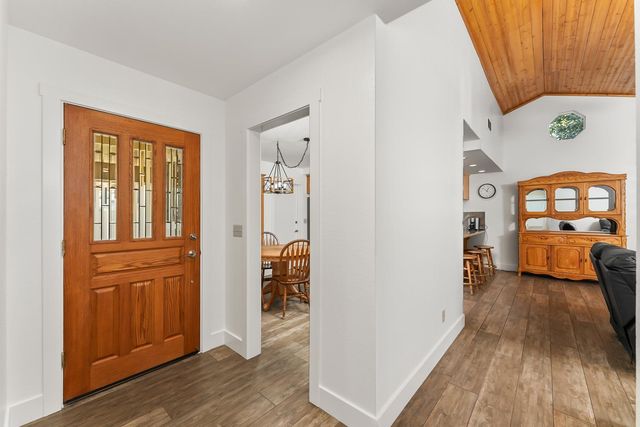 1520 Crestmont Oak Dr, Roseville, CA 95661