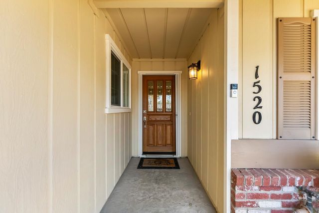 1520 Crestmont Oak Dr, Roseville, CA 95661
